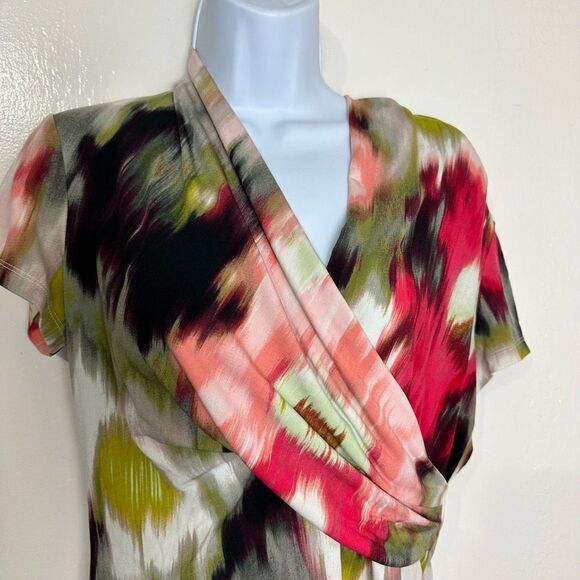 DKNY multicolor V-neck, size M short sleeve blouse  A664 - Picture 2 of 4